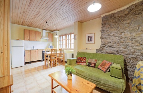 Isavarre Apartment | Apartment in Isavarre near Pyrenees Mountains