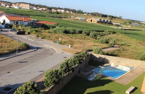 Perafita Apartment | Apartment in Leça da Palmeira T2 with pool and facing the sea.