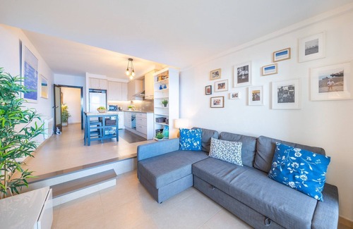 L'Escala Apartment | Apartment in L’Escala near Sandy Beaches
