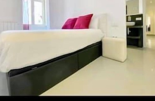 Carabanchel Apartment | Apartment in Madrid Rio with Free Parking