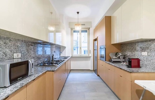 Centro Storico Apartment | Apartment in Milan with 3 bedrooms sleeps 8