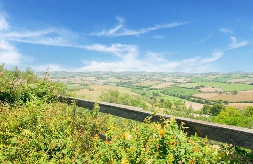 Mombaroccio Apartment | Apartment in Noble Villa near Ecological Park