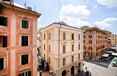 Rione XVIII Castro Pretorio Apartment | Apartment in Rome with 2 bedrooms sleeps 5