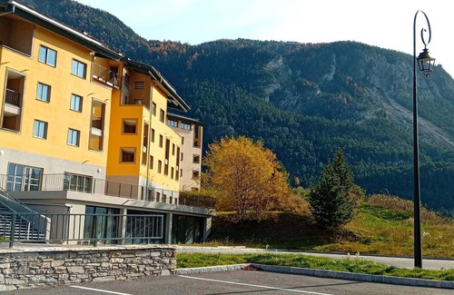 Termignon Apartment | Apartment in Termignon with Ski-In/Ski-Out