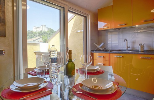 Angera Apartment | Apartment in the heart of Angera with terrace and Rocca view