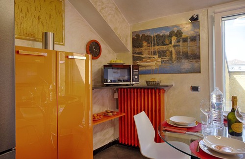 Angera Apartment | Apartment in the heart of Angera with terrace and Rocca view