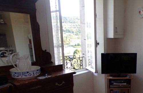 Murat Apartment | APARTMENT IN THE HEART OF THE MOUNTAINS OF CENTRAL SOLID