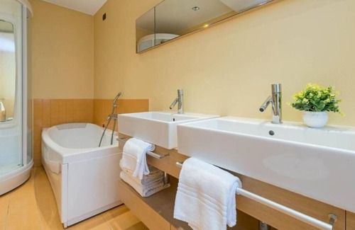 Lazise Old Town Apartment | apartment in the historic center - a stone's throw from the lake