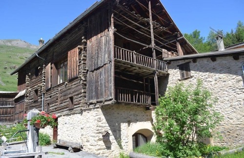 Molines-en-Queyras Apartment | Apartment in the Queyras