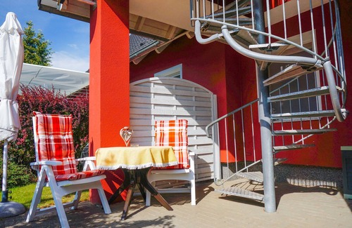 Kroeslin Apartment | Apartment in the red house - apartment