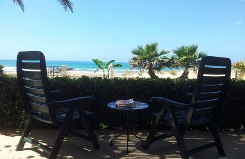 Porto Palo Apartment | Apartment in villa by the sea