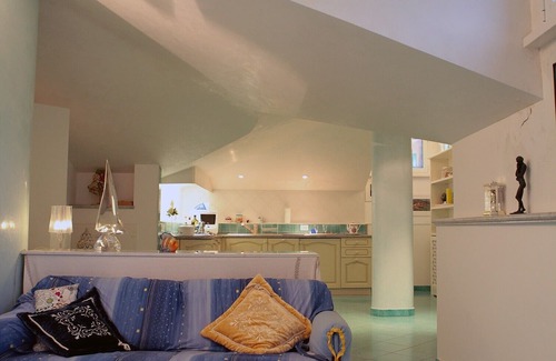 Lerici Apartment | Apartment in villa + large garden with beach and golf at 50 mt