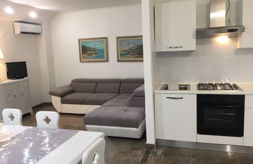 Latina Lido Villa | Apartment in villa with garden