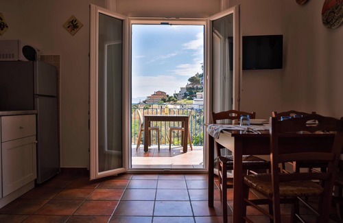 Alcamo Marina House | Apartment in villa wi fi 150 meters from the beach uc