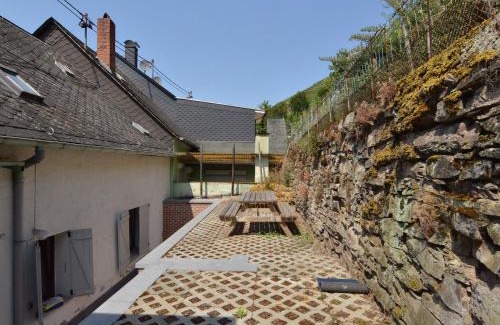 Zell Apartment | Apartment in Zell near Mosel River & Vineyards