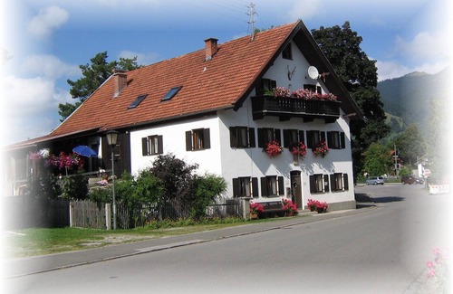 Unterammergau Apartment | Apartment incl. Königscard, mountain railroads, thermal baths, leisure facilities, bus/train