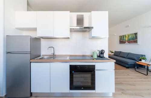 Castri di Lecce Apartment | Apartment 'Ingrosso Suites - Green' with Private Terrace, Wi-Fi and Air Conditioning