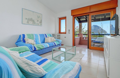 Tiriddo Apartment | Apartment 'Casa Sardina' with Sea View, Private Terrace