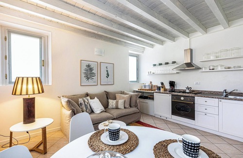 San Felice del Benaco Apartment | Apartment 'Nido Di Cisano' with Lake View, Shared Pool and Wi-Fi