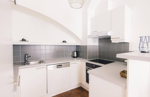 Graz City Centre Apartment | Apartment Kaiser-Josef-Platz - Apartment house on Glockenspielplatz