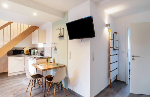 Oetisheim Apartment | Apartment 'Kräuterglück' with Shared Garden and Wi-Fi