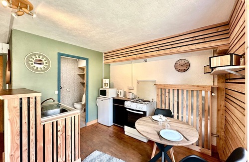 Ristolas Apartment | Apartment 'L'Etoile Des Cimes' with Private Garden and Wi-Fi
