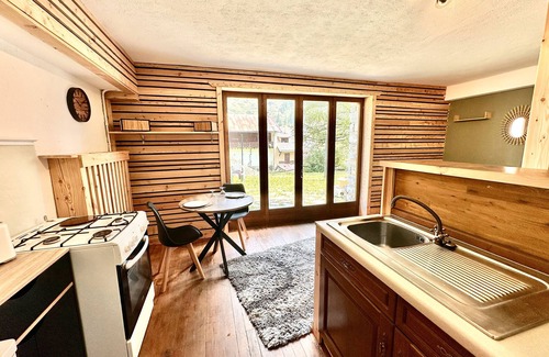 Ristolas Apartment | Apartment 'L'Etoile Des Cimes' with Private Garden and Wi-Fi