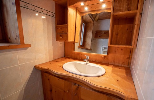 Sollieres-Sardieres Apartment | Apartment 'L'epicéa' with Mountain View, Private Terrace and Wi-Fi