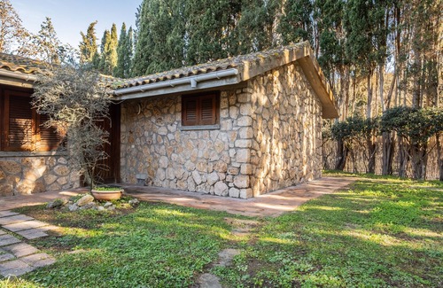 Ansedonia Apartment | Apartment 'La Capannuccia A' with Shared Garden, Wi-Fi and Air Conditioning