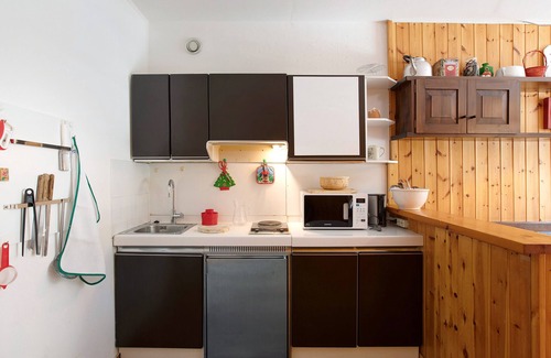 Gressan Apartment | Apartment 'Larice' with Mountain View, Private Terrace and Shared Garden