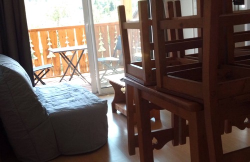 Ax-les-Thermes Apartment | Apartment "Le calme de Ax" with Mountain View, Shared Pool & Balcony