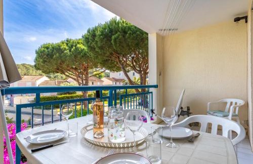 Le Lavandou Apartment | Apartment Le Domaine d'Azur-3 by Interhome