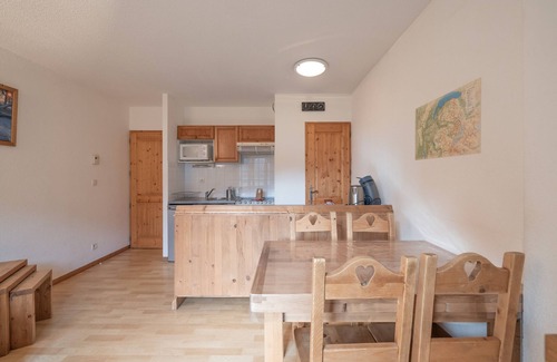Samoens Apartment | Apartment 'Le Grand Tetras A3' with Mountain View, Shared Pool and Wi-Fi