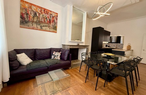 Besancon Old Town Apartment | Apartment 'Le Granvelle' with Wi-Fi