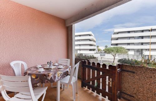 Le Barcares Apartment | Apartment Le Méditerranée-2 by Interhome