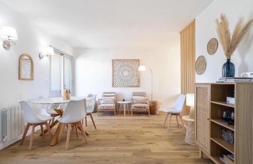 La Faviere Apartment | Apartment le Port de Bormes-6 by Interhome