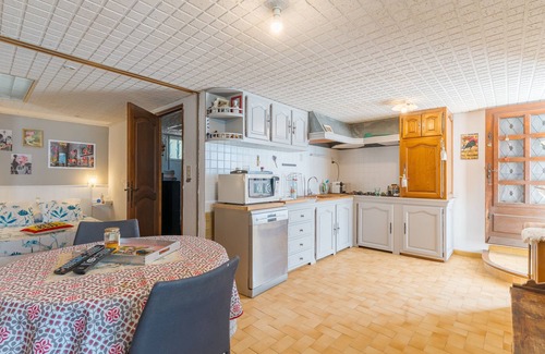 Apt Apartment | Apartment 'Les Cerisiers' with Shared Pool, Shared Terrace and Wi-Fi