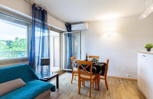 Sainte-Maxime City Centre Apartment | Apartment Les Platanes-1 by Interhome