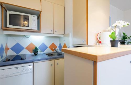 Sainte-Maxime City Centre Apartment | Apartment Les Platanes-1 by Interhome