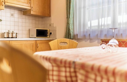 Corvara in Badia Apartment | Apartment 'Lisüra Cir' with Mountain View & Wi-Fi