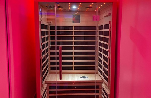 Chevilly-Larue Apartment | Apartment LoveRoom, spa jacuzzi & Sauna in a romantic atmosphere!