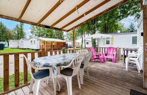 Boofzheim Apartment | Apartment 'Lydia's Mobilhome' with Shared Pool, Private Terrace and Private Garden