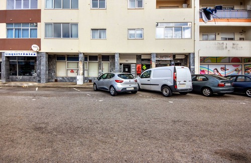 Barra Apartment | Apartment 'Manny's Place - By The Sea' with Balcony and Wi-Fi