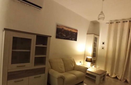 Selargius Apartment | Apartment 'Mare E Città' with Balcony, Wi-Fi and Air Conditioning