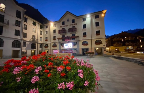 Pre-Saint-Didier Apartment | Apartment 'Maribel' with Shared Terrace and Wi-Fi