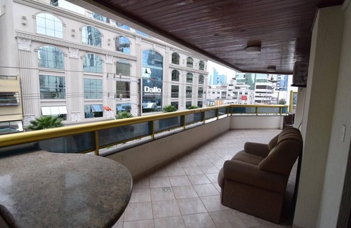 Andorinha House | Apartment Meia praia Private pool 04 bedrooms 02 parking spaces
