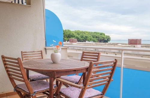 Alcanar Apartment | Apartment "Merida" with Shared Pool, Terrace and Wi-Fi