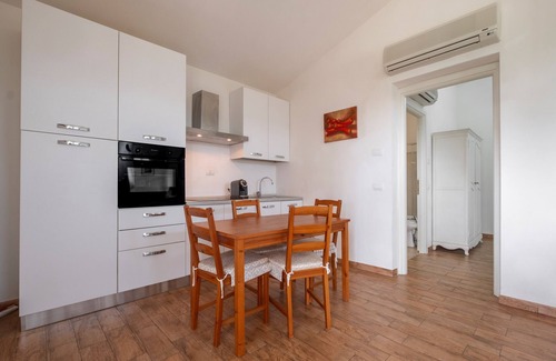 Manciano Apartment | Apartment 'Mirto' with Shared Pool, Wi-Fi and Air Conditioning