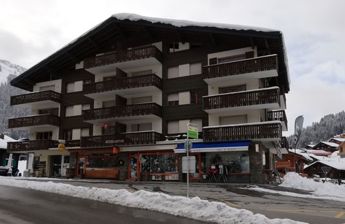 Morgins Apartment | Apartment Morgins, Résidence Bellevue / with private swimming pool ! :)