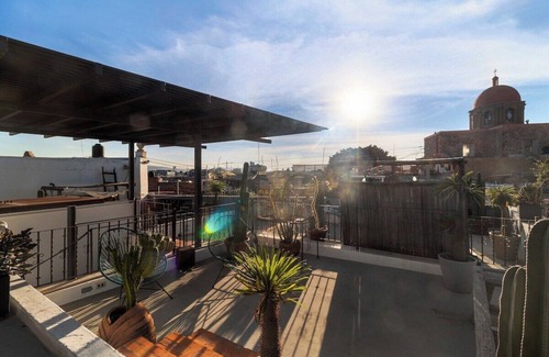 La Cruz House | Apartment in Historic Downtown with terrace and A/C